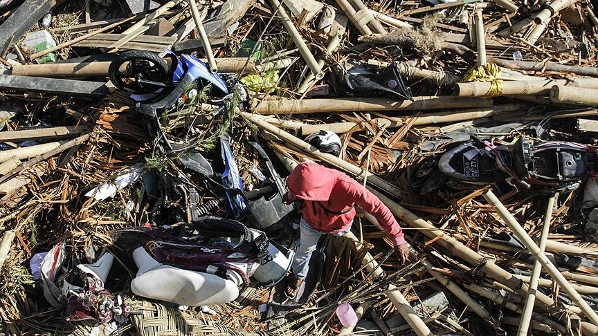 Endonezya'daki deprem ve tsunami sonrası görüntüler 16