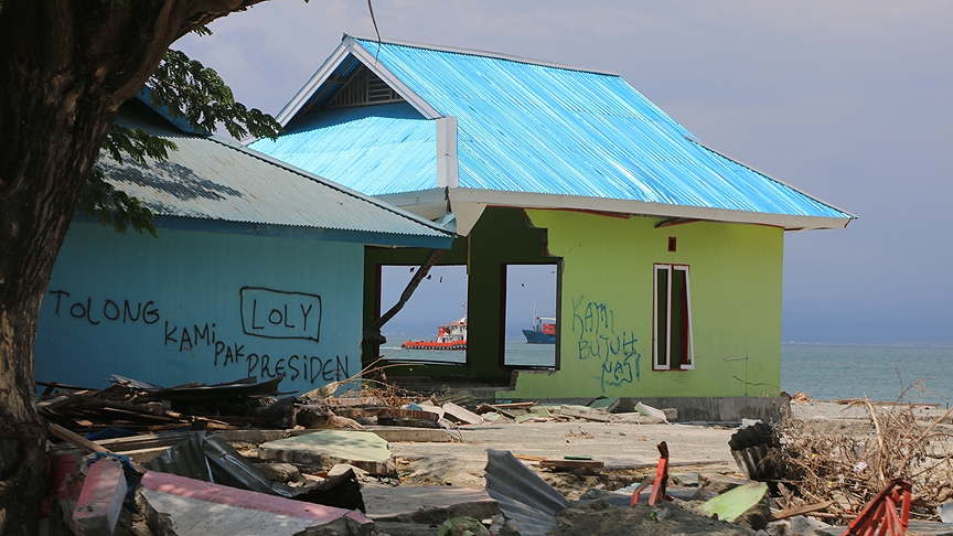 Endonezya'daki deprem ve tsunami sonrası görüntüler 22