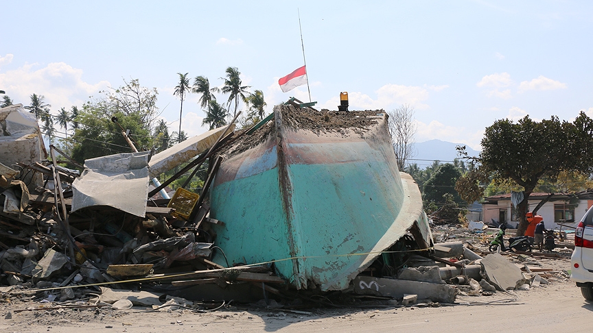 Endonezya'daki deprem ve tsunami sonrası görüntüler 25