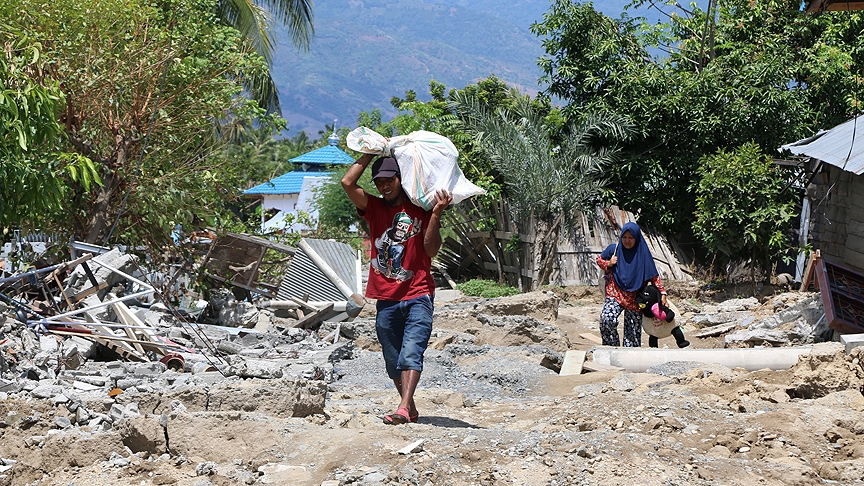 Endonezya'daki deprem ve tsunami sonrası görüntüler 45