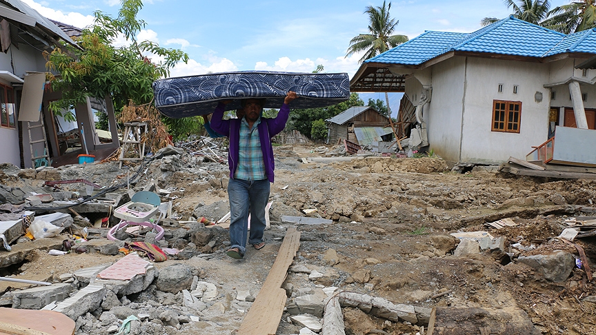Endonezya'daki deprem ve tsunami sonrası görüntüler 47