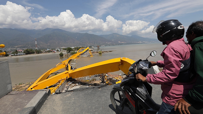 Endonezya'daki deprem ve tsunami sonrası görüntüler 5