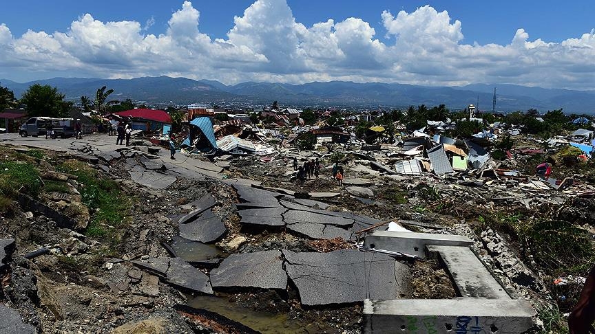 Endonezya'daki deprem ve tsunami sonrası görüntüler 9