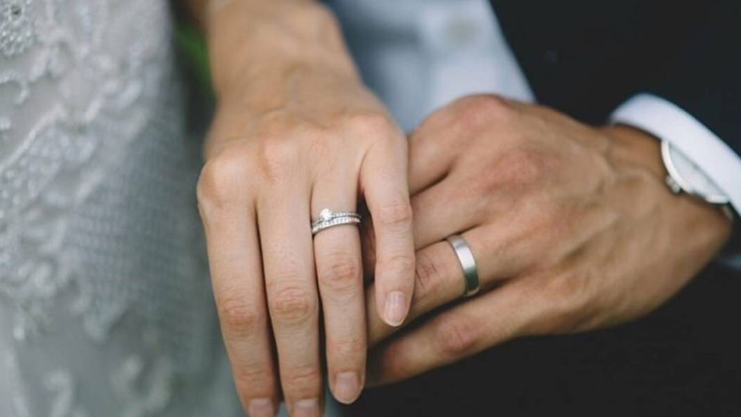 Evlilik yüzüğü neden dördüncü parmağa takılır? Detayları herkesi şok etti 3