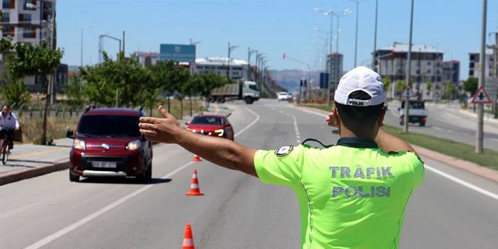 Trafik Kanunu’nda yeni dönem: Cezalar katlandı kurallar sertleşti 1