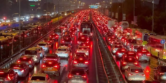 Milyonlarca insanı ilgilendiriyor: Araç kullanıcılarına yeni düzenleme! 1