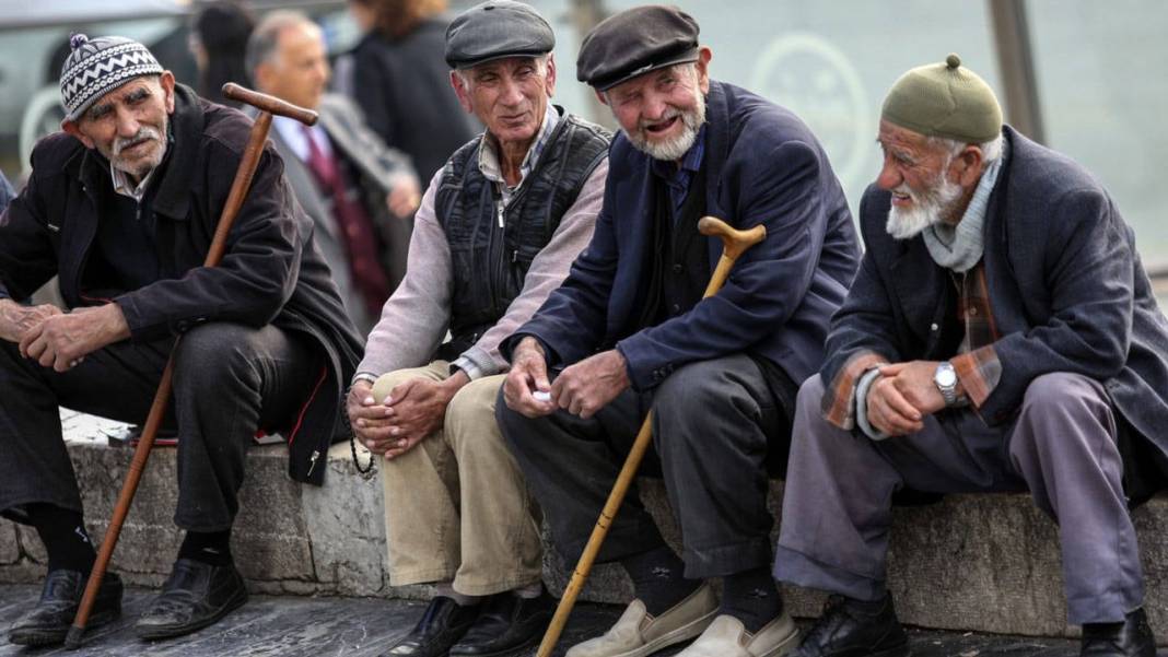 TÜED duyurdu: Emekliler çok düşük fiyata Kuşadası’nda tatil yapabilecek 1
