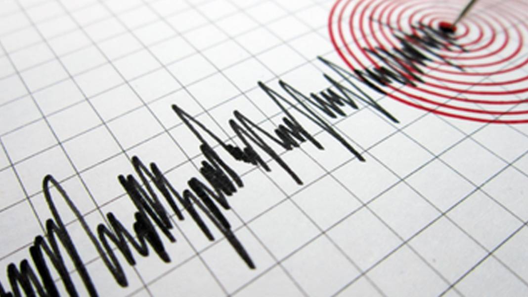 5,7 büyüklüğündeki deprem şehirde korku ve paniğe neden oldu 3