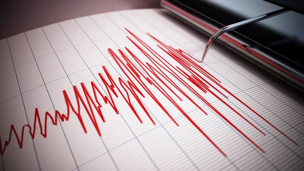5,7 büyüklüğündeki deprem şehirde korku ve paniğe neden oldu 4