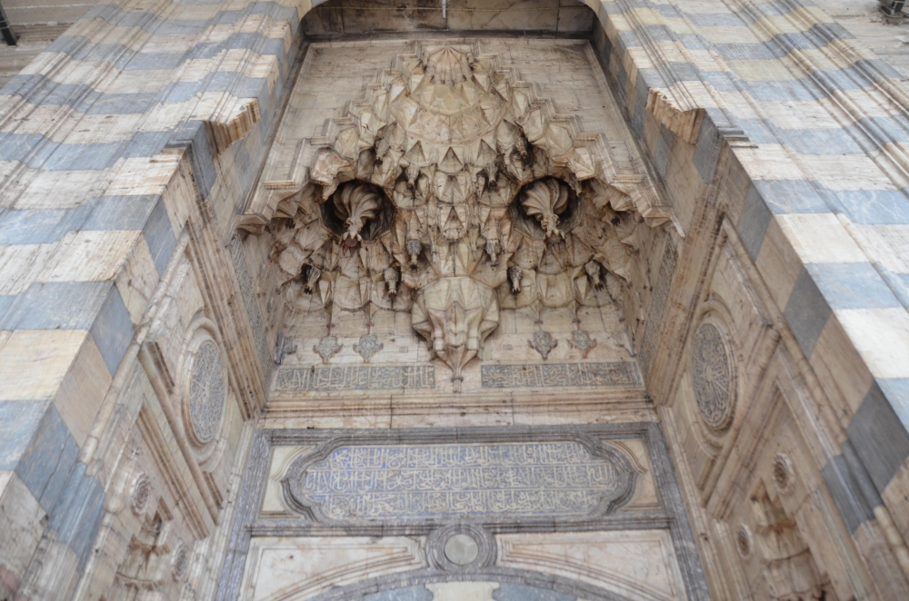 Tarihe ışık tutan 'Hatuniye Camii' 10