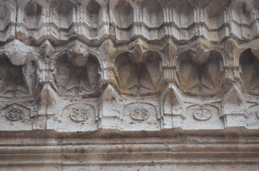 Tarihe ışık tutan 'Hatuniye Camii' 5