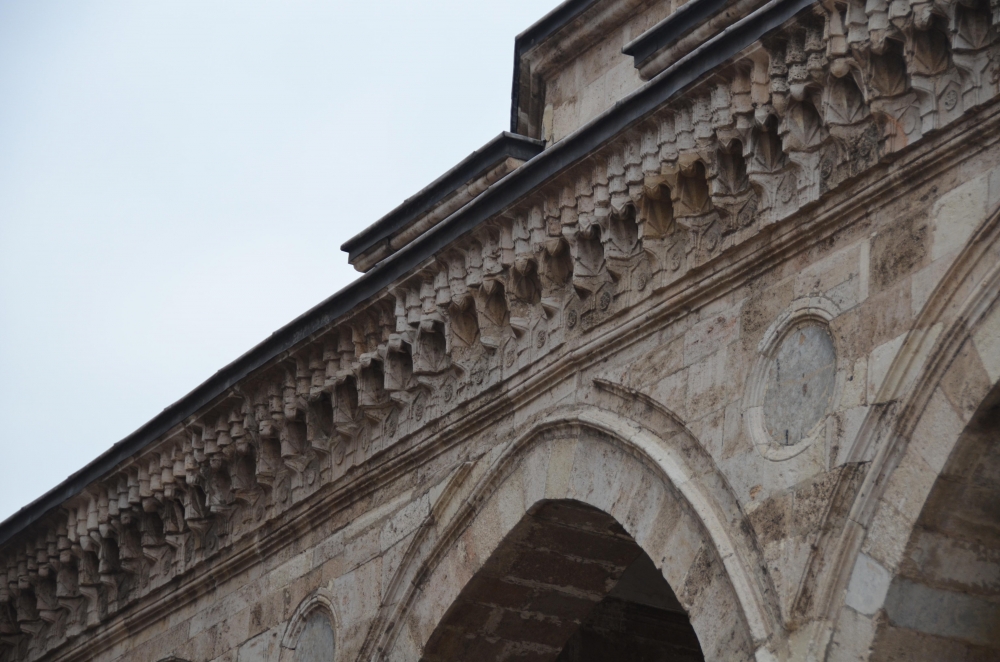 Tarihe ışık tutan 'Hatuniye Camii' 9