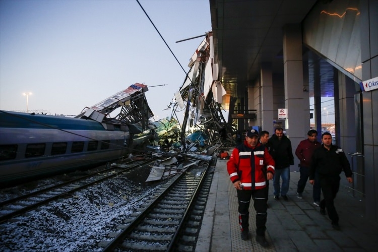 Ankara'daki YHT kazasından ilk görüntüler 15