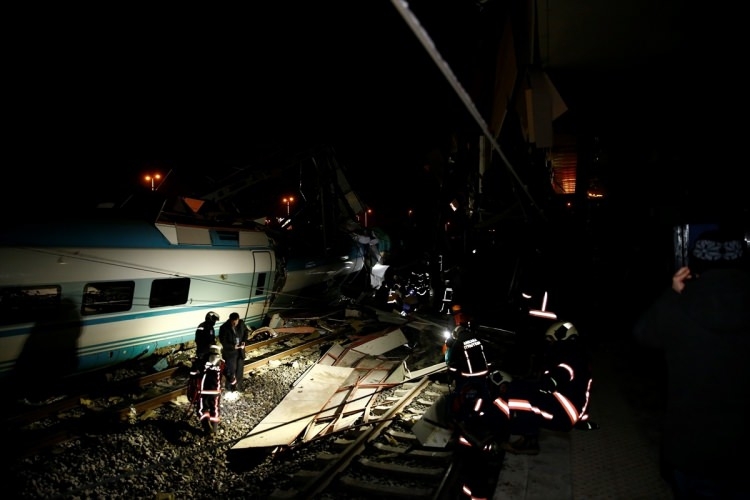 Ankara'daki YHT kazasından ilk görüntüler 4