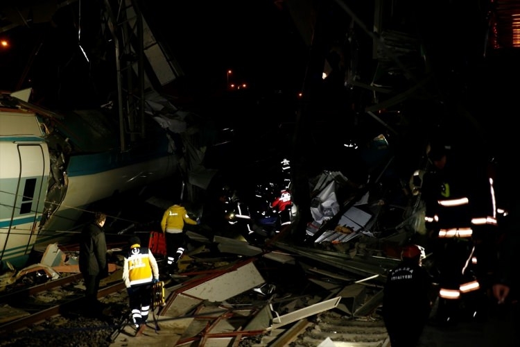Ankara'daki YHT kazasından ilk görüntüler 7