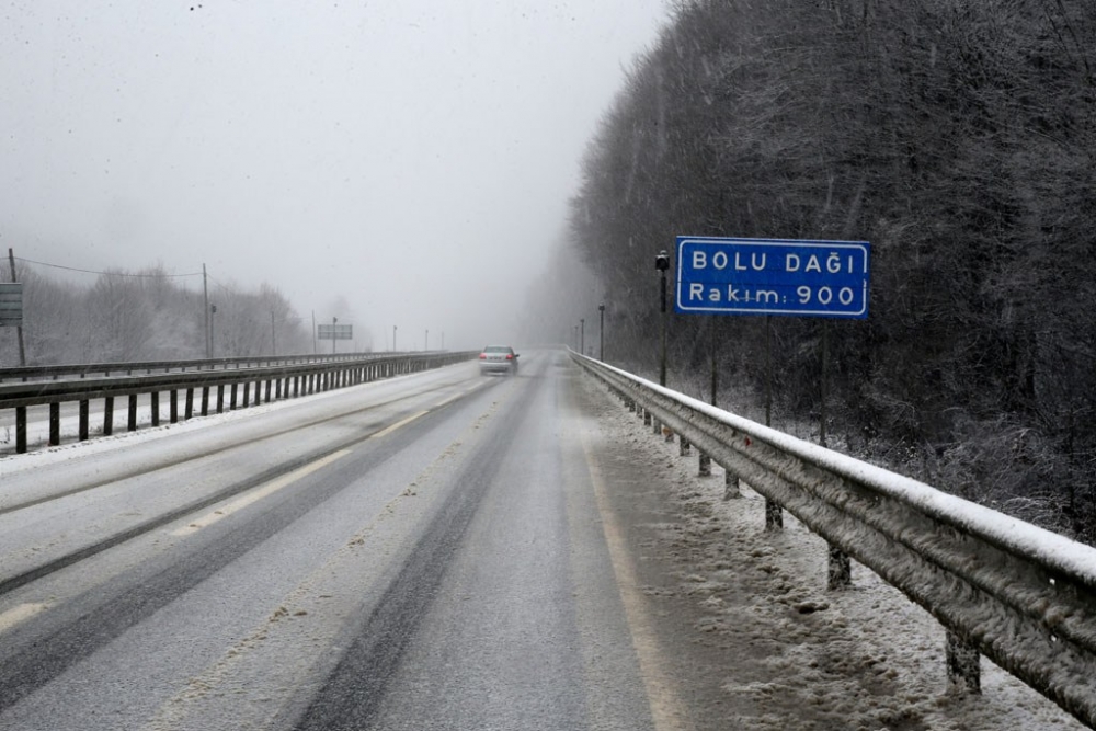 Bolu Dağı’nda yoğun kar yağışı 11