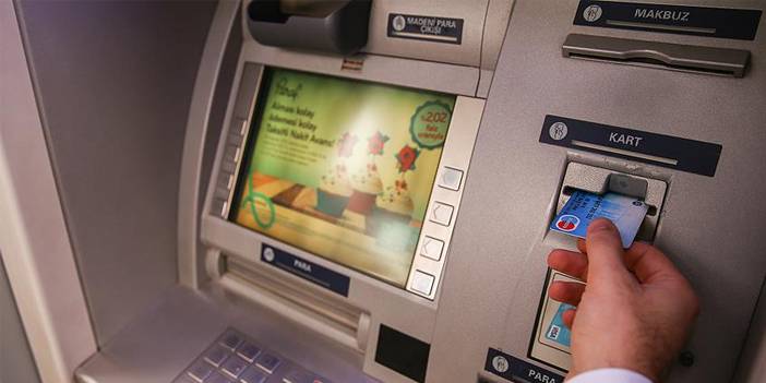 ATM'de bir tuş hayat kurtarıyor: İşlem sonrası bu adımı sakın atlamayın 4