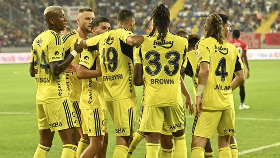 Fener’de milli arada kadroya güncelleme: O isimlerle ilgili karar verildi 4