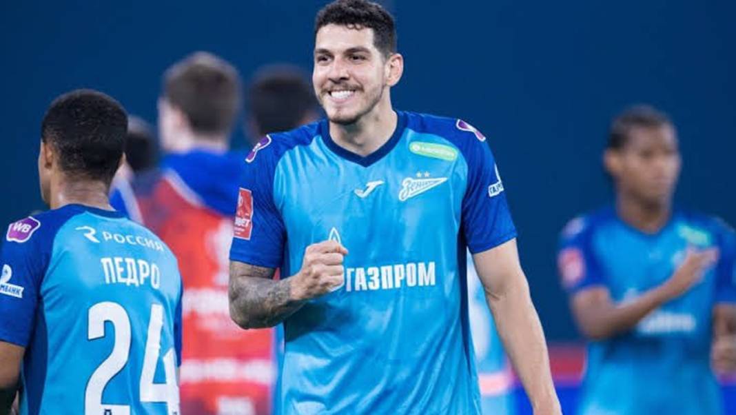 Galatasaray’dan flaş hamle: Brezilyalı stoper geliyor mu? 1