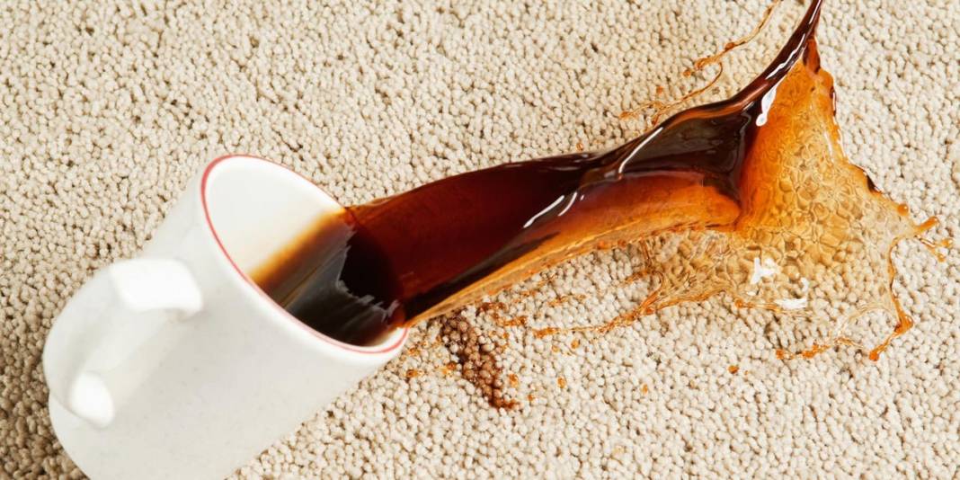 Lekeden eser kalmayacak: Kahve lekesi dakikalar içinde yok oluyor! 3