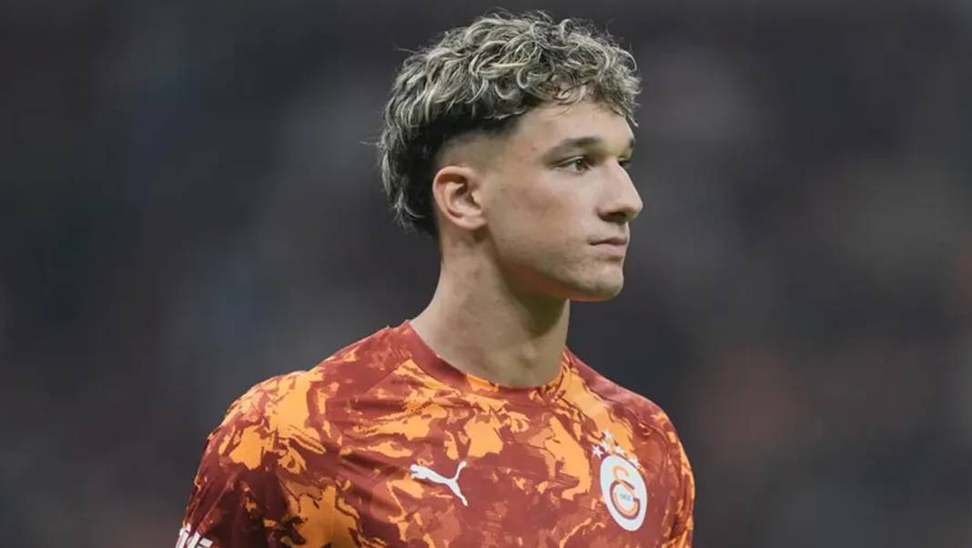 Flaş iddia! Fenerbahçe Galatasaraylı ismi kadrosuna kattı: Seneye takıma katılacak… 2