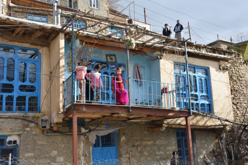 İran’ın Irak sınırındaki taş evler büyülüyor 7