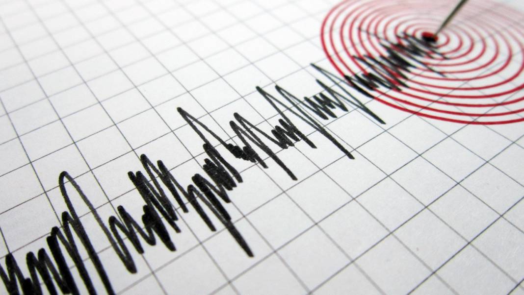 Akdeniz’de korkutan sarsıntı: Antalya körfezi açıklarında 4,1 büyüklüğünde deprem 2