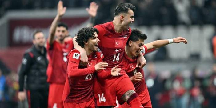 A Milli Takım futbolcularımıza gece yarısı saldırı düzenlendi