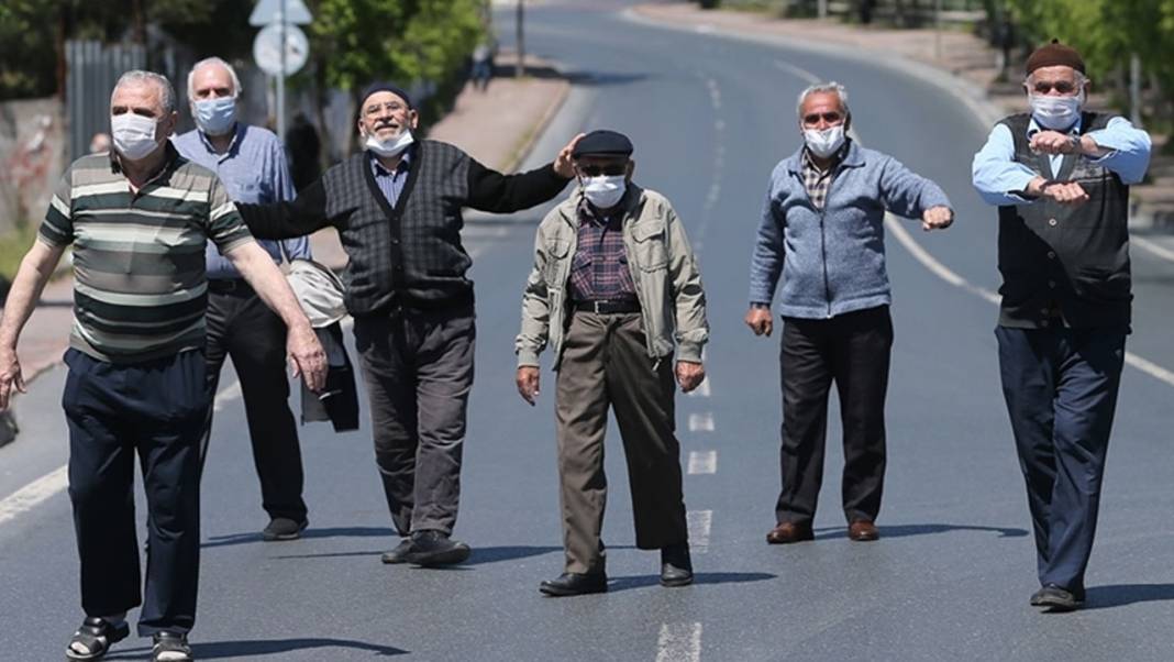Bankalardan emeklinin yüzünü güldürecek hamle geldi 1