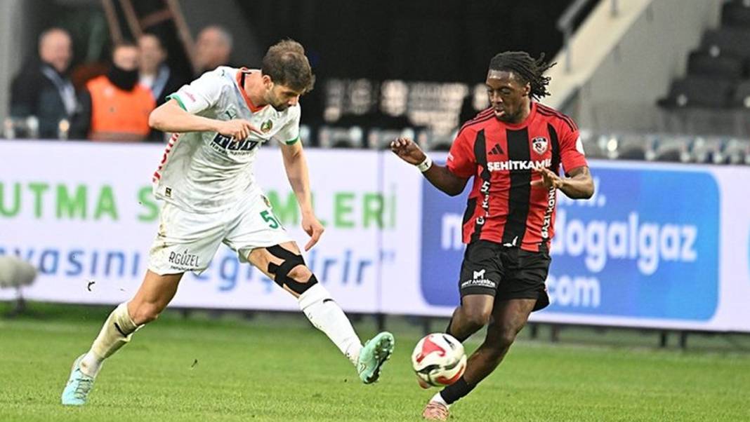 Galatasaray’da yerli transfer harekâtı: Üç isim öne çıktı 4