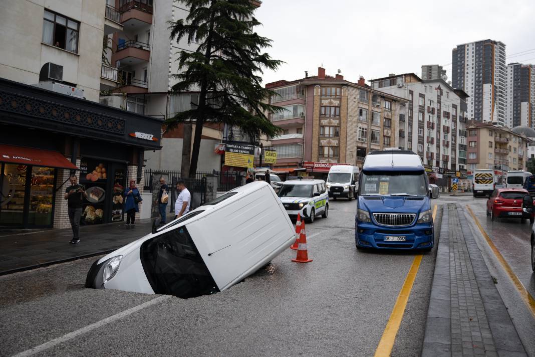 Ankara’da bir anda başlayan yağmur hayatı olumsuz etkiledi 7