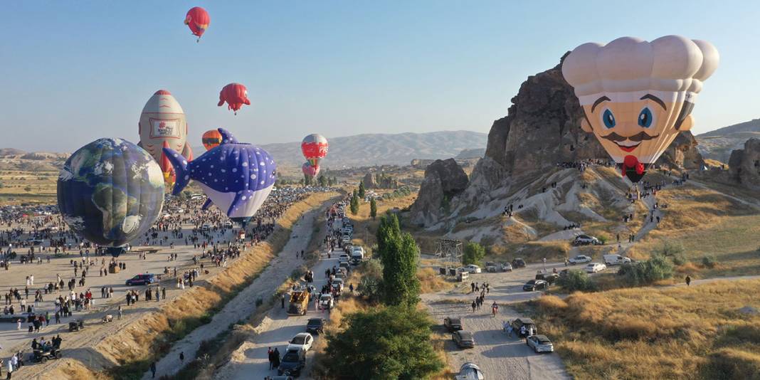 Kapadokya Balon Festivali, figürlü balonların gösteri uçuşuyla sona erdi 5