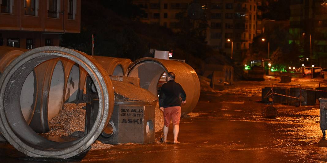 Keçiören’de sağanak nedeniyle bazı binaları su bastı 5