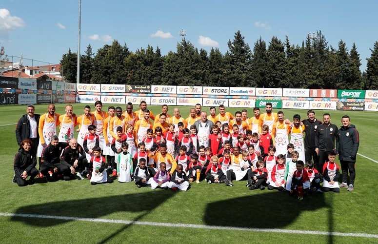 Galatasaray'dan çocuklara sürpriz 1