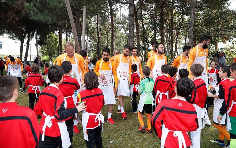 Galatasaray'dan çocuklara sürpriz 18