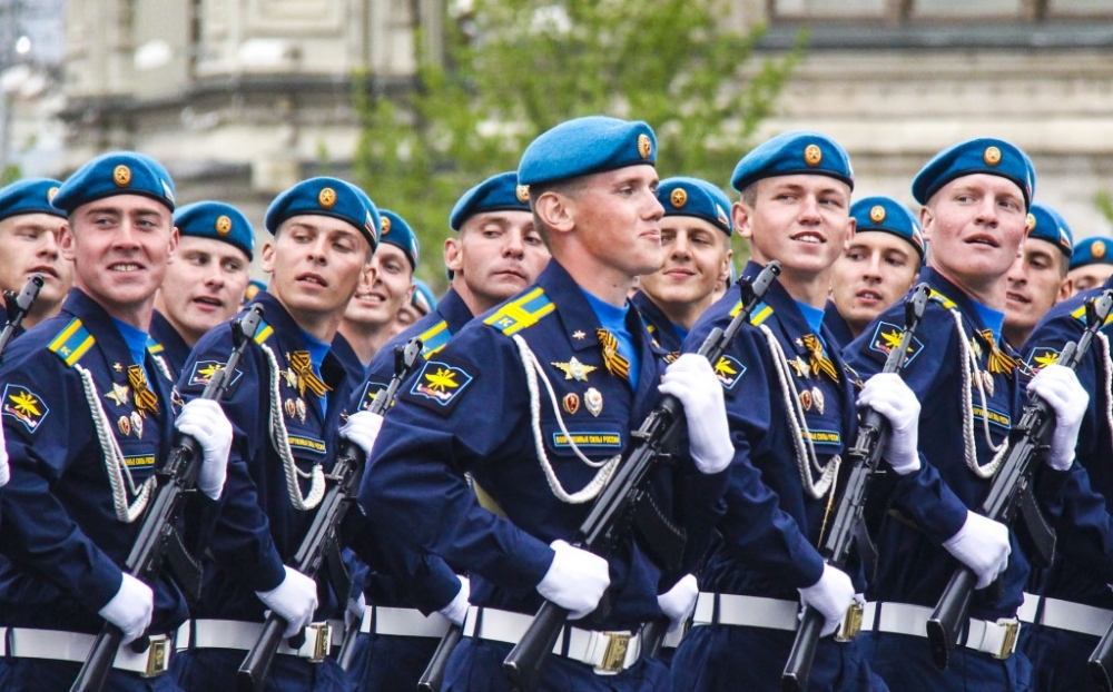Rusya’da 9 Mayıs Zafer Günü kutlamasında renkli görüntüler 13