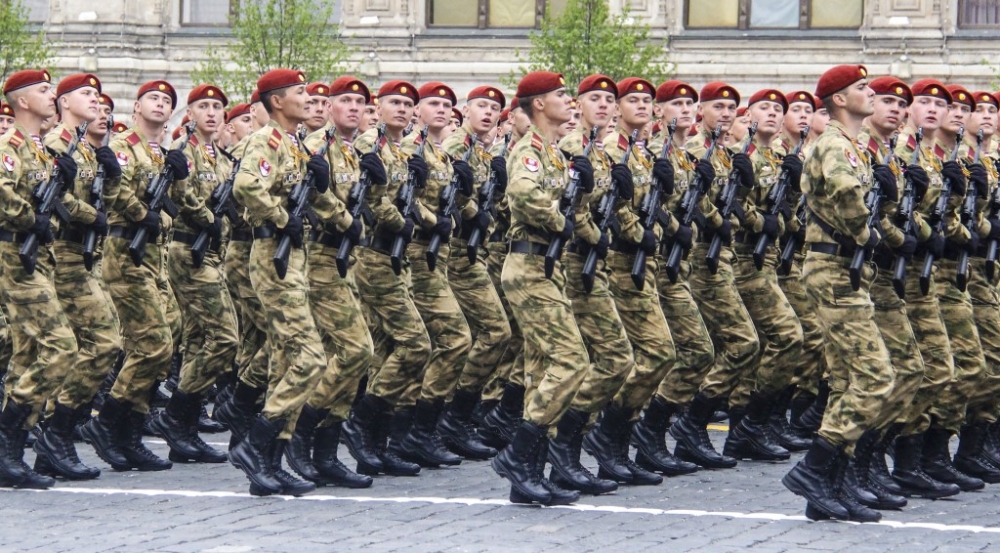 Rusya’da 9 Mayıs Zafer Günü kutlamasında renkli görüntüler 16