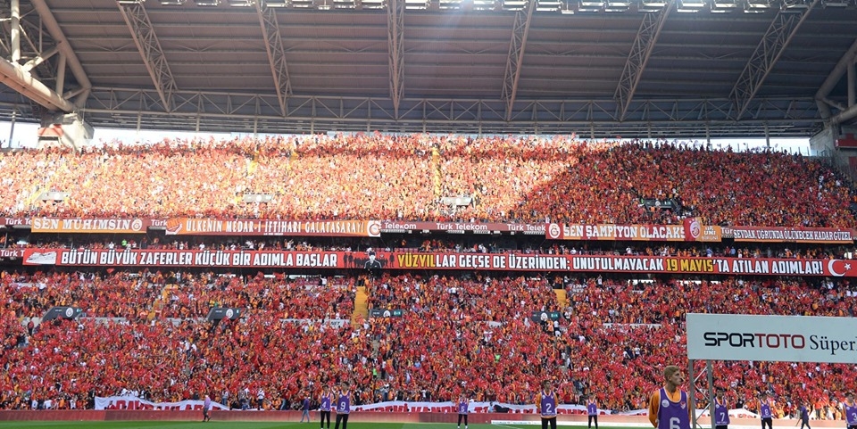 Süper Lig'de şampiyon Galatasaray 16