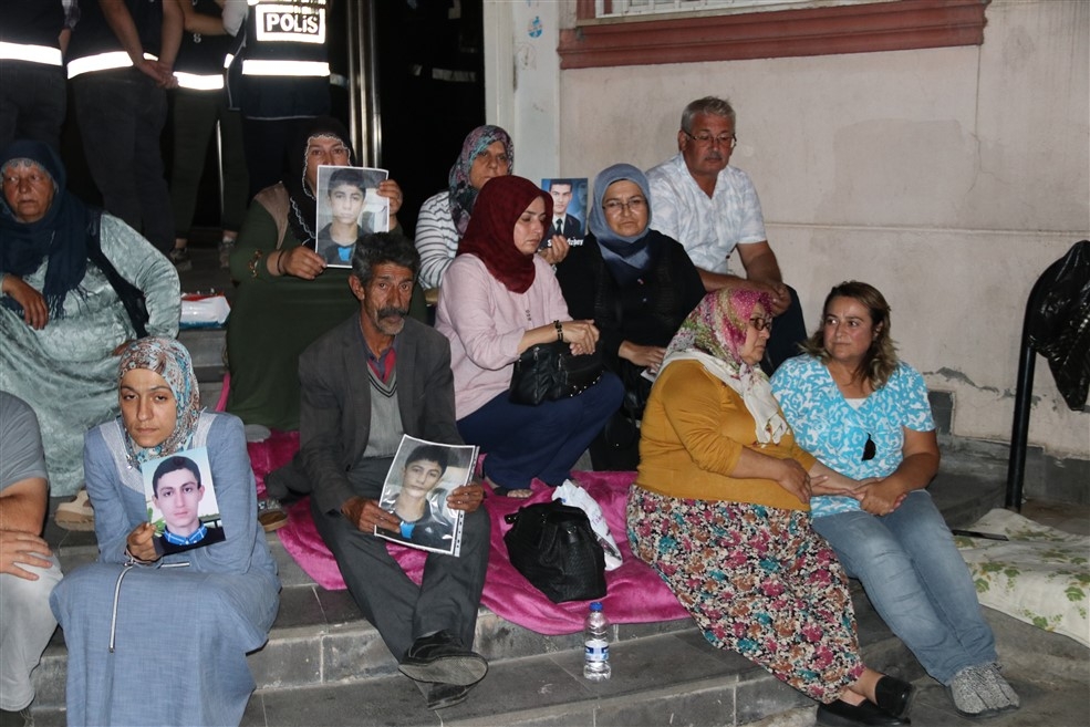 Diyarbakır annelerinin oturma eylemine katılım sürüyor 15