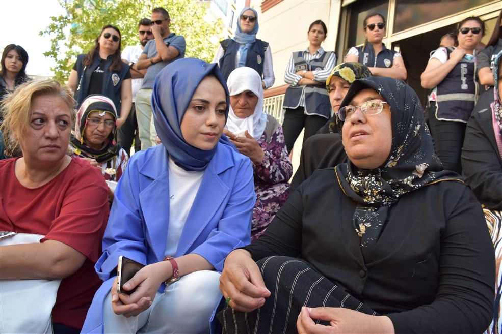 Diyarbakır annelerinin oturma eylemine katılım sürüyor 8