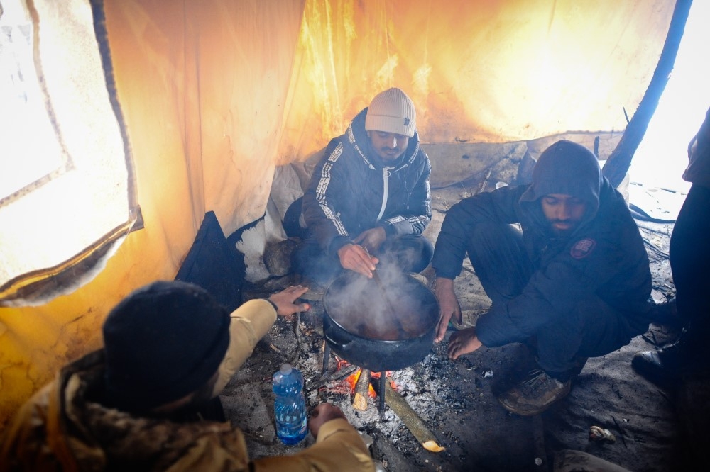AB kapısında bekleyen göçmenlerin yaşam mücadelesi 15