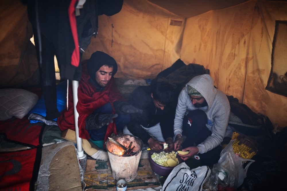 AB kapısında bekleyen göçmenlerin yaşam mücadelesi 9