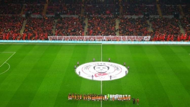 Galatasaray tribünlerinden sessiz çığlık 11