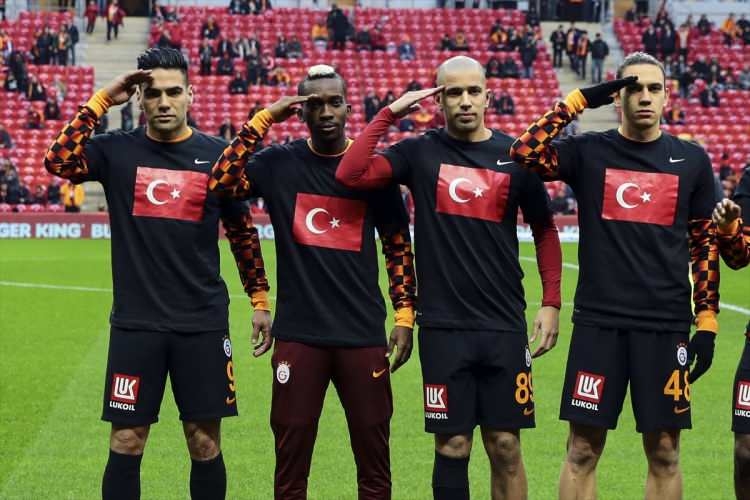 Galatasaray tribünlerinden sessiz çığlık 14