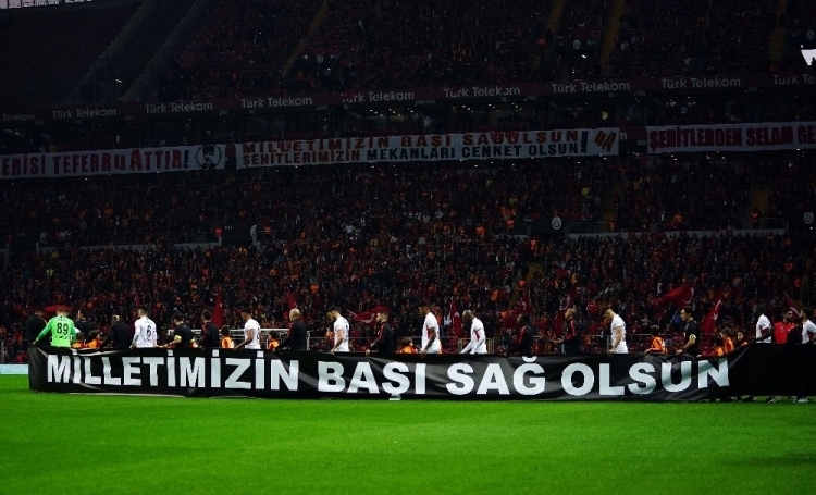 Galatasaray tribünlerinden sessiz çığlık 17