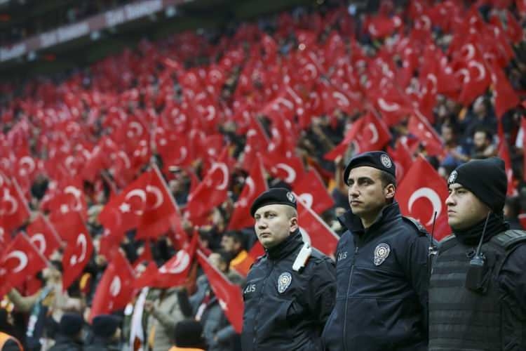 Galatasaray tribünlerinden sessiz çığlık 20