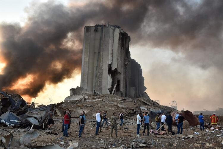 Lübnan Beyrut limanında korkunç patlama: Olay yeri fotoğrafları 20