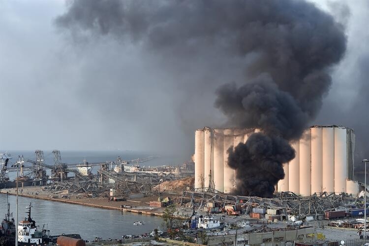 Lübnan Beyrut limanında korkunç patlama: Olay yeri fotoğrafları 25