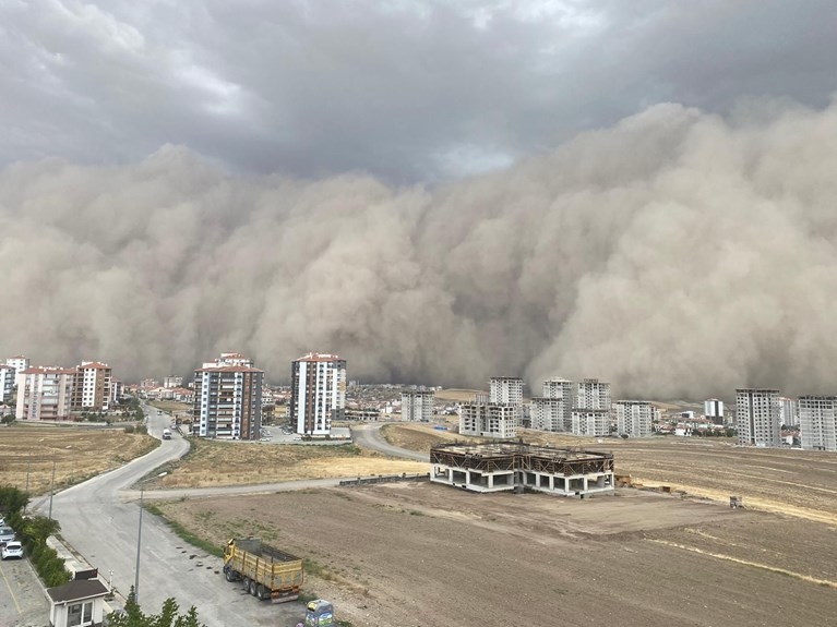 Ankara'da kum fırtınası 11