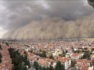 Ankara'da kum fırtınası